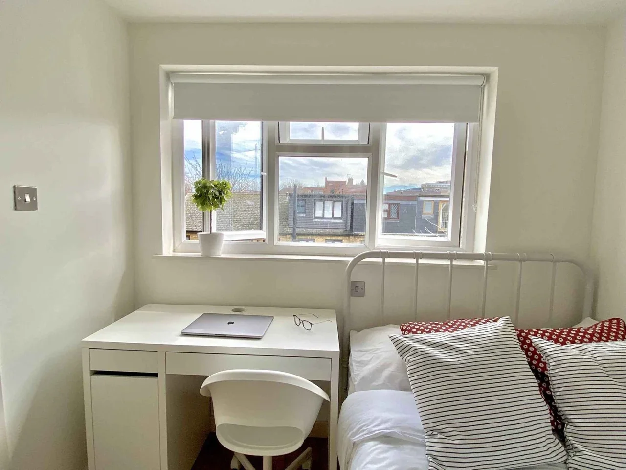 Flat Buxton Street in Greater London