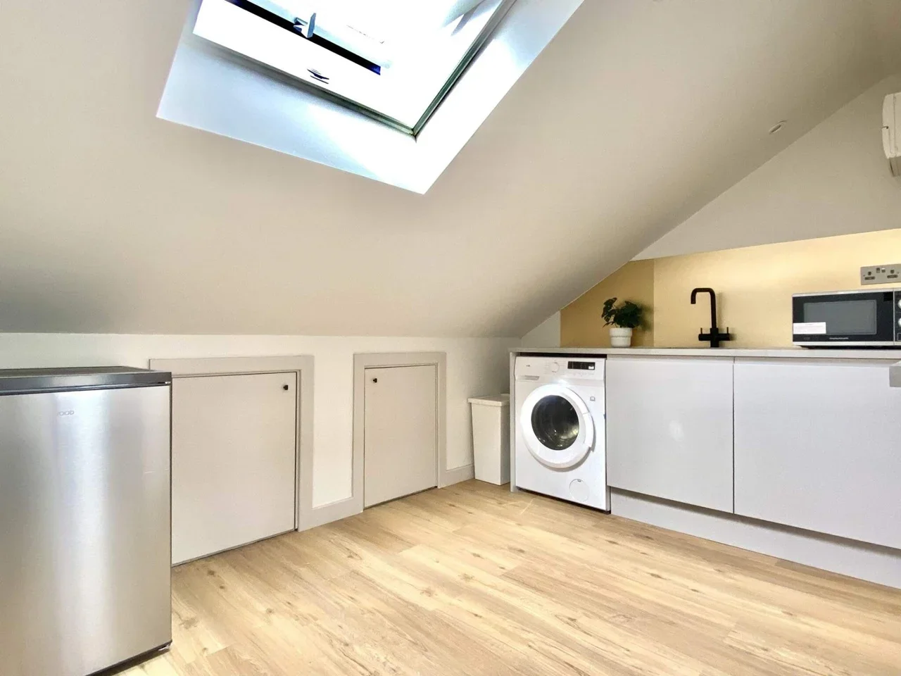 Flat Buxton Street in Greater London