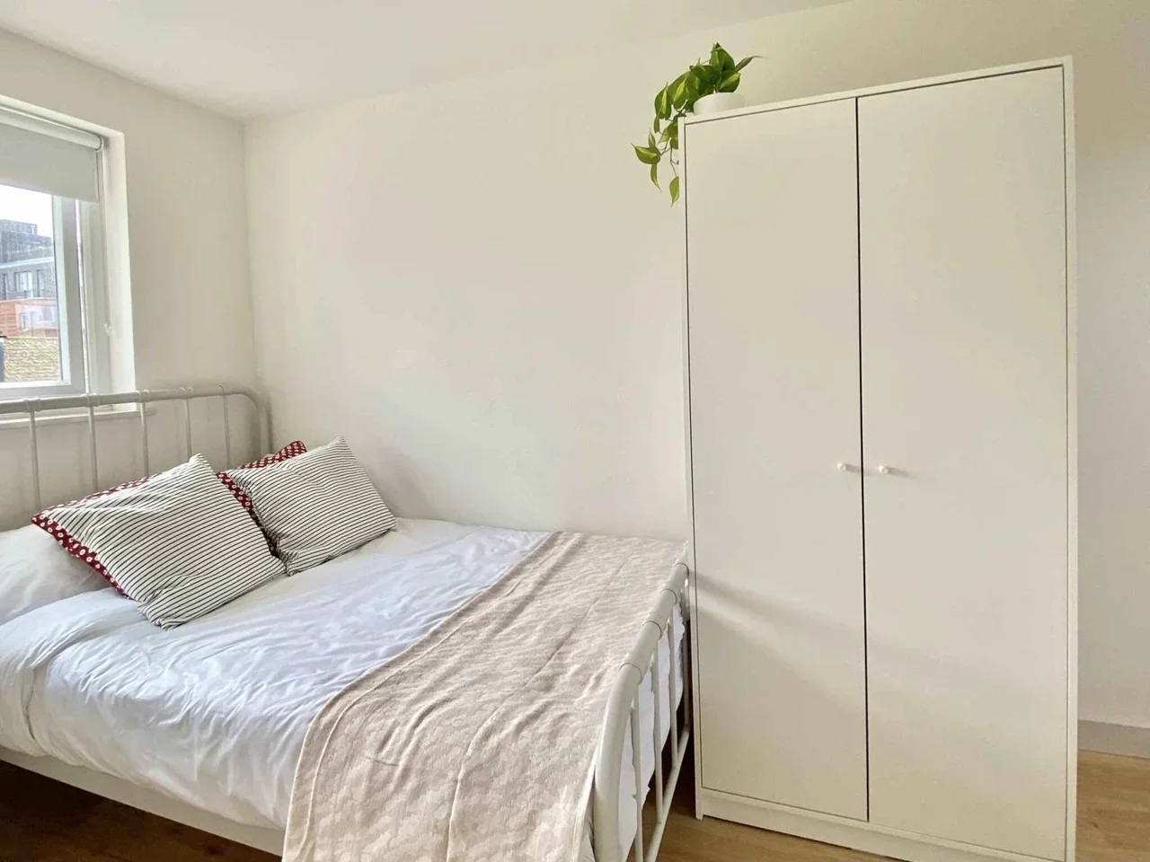 Flat Buxton Street in Greater London