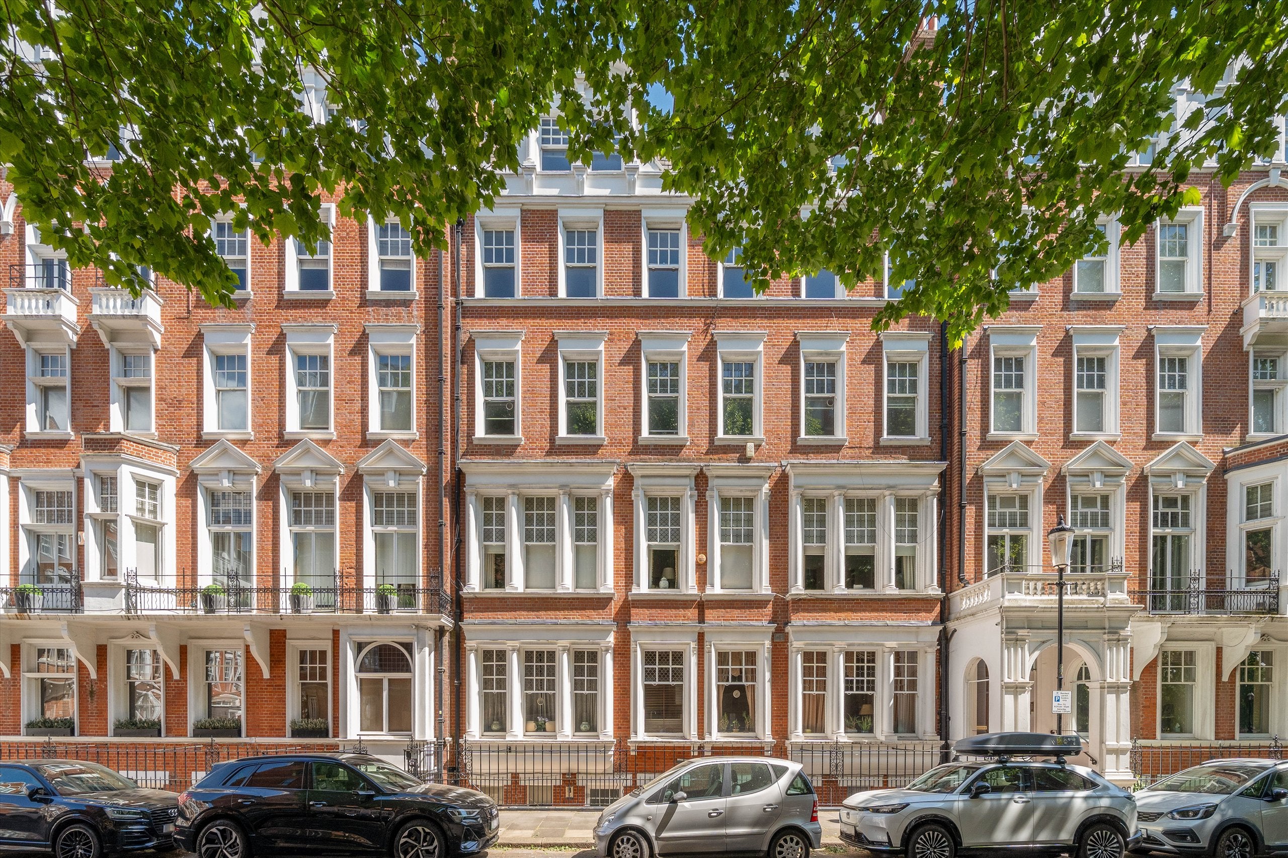 Flat Embankment Gardens in Greater London