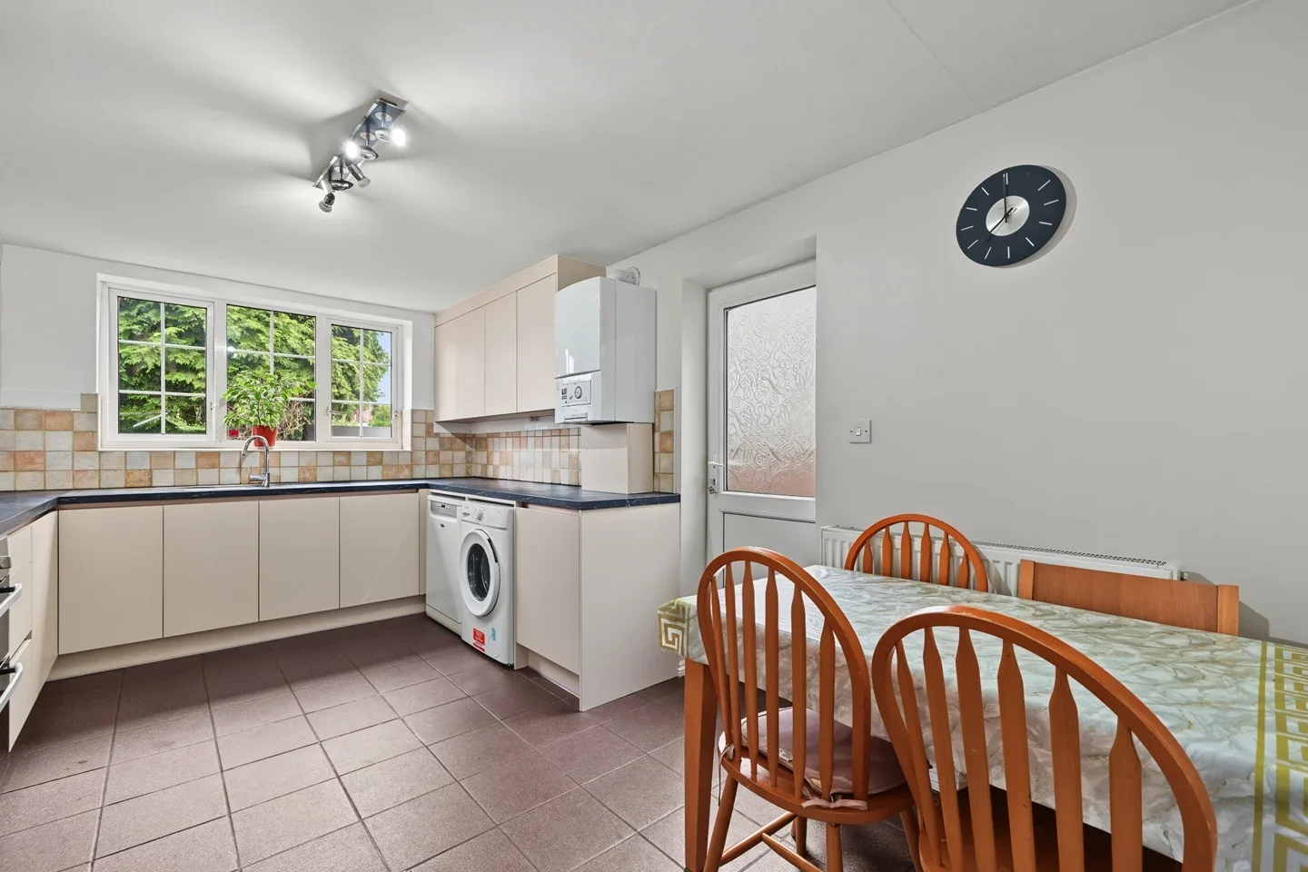 House Radnor Crescent in Greater London