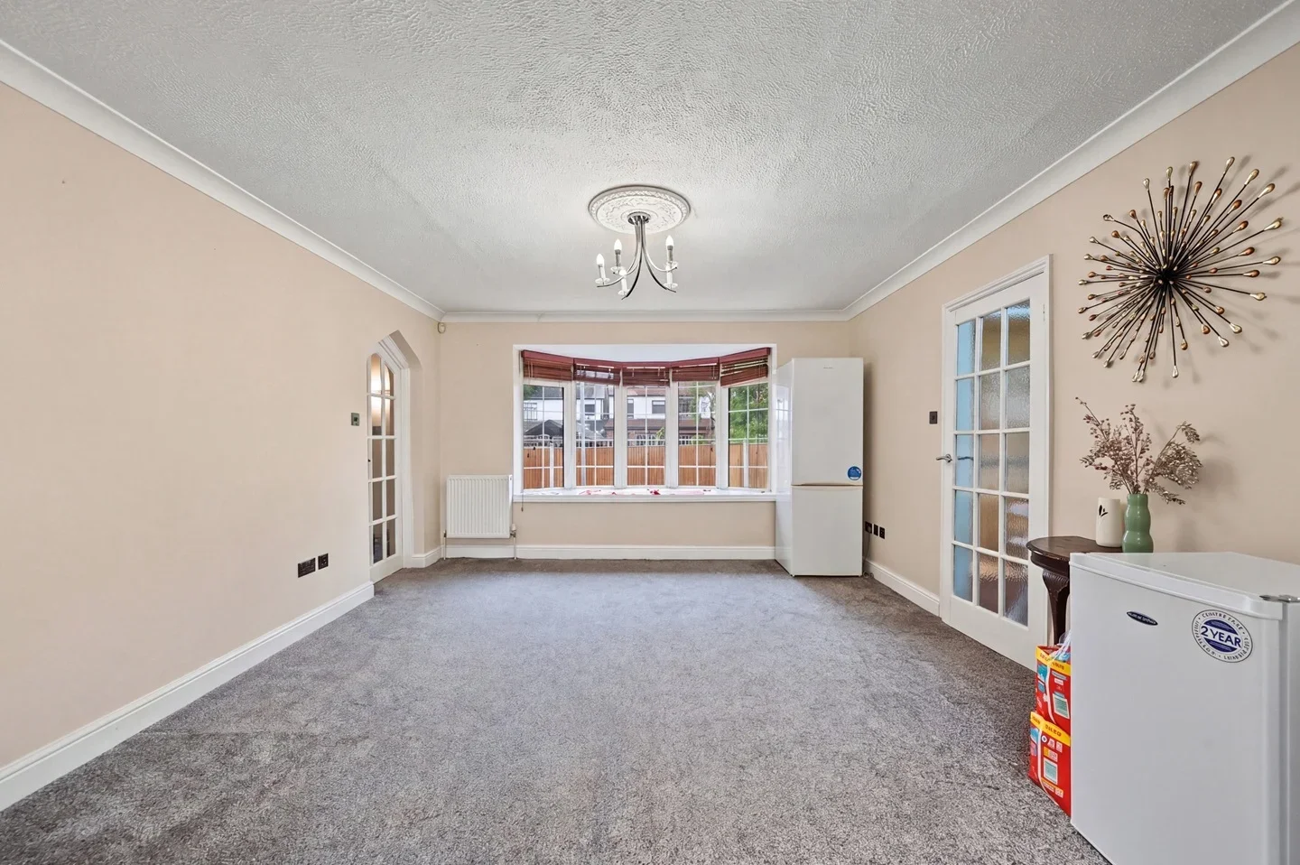 House Radnor Crescent in Greater London
