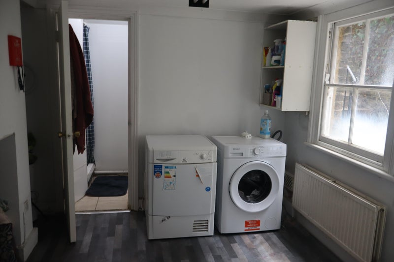 Room Winthorpe Road in Greater London