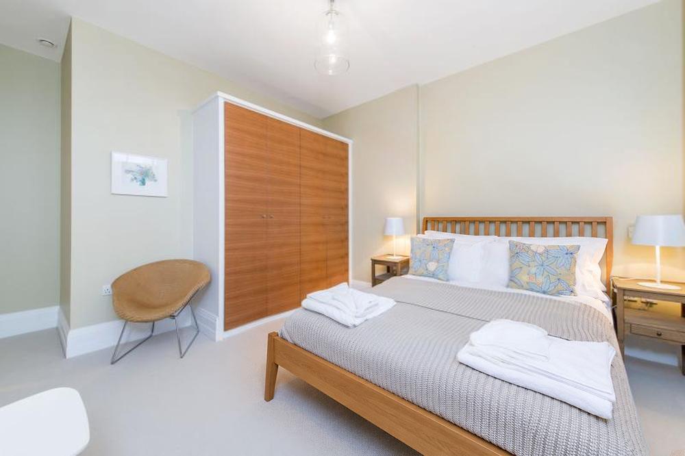 Flat Queen's Terrace in City of Westminster