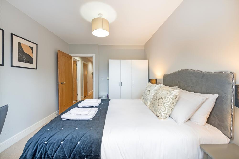 Flat Queen's Terrace in City of Westminster