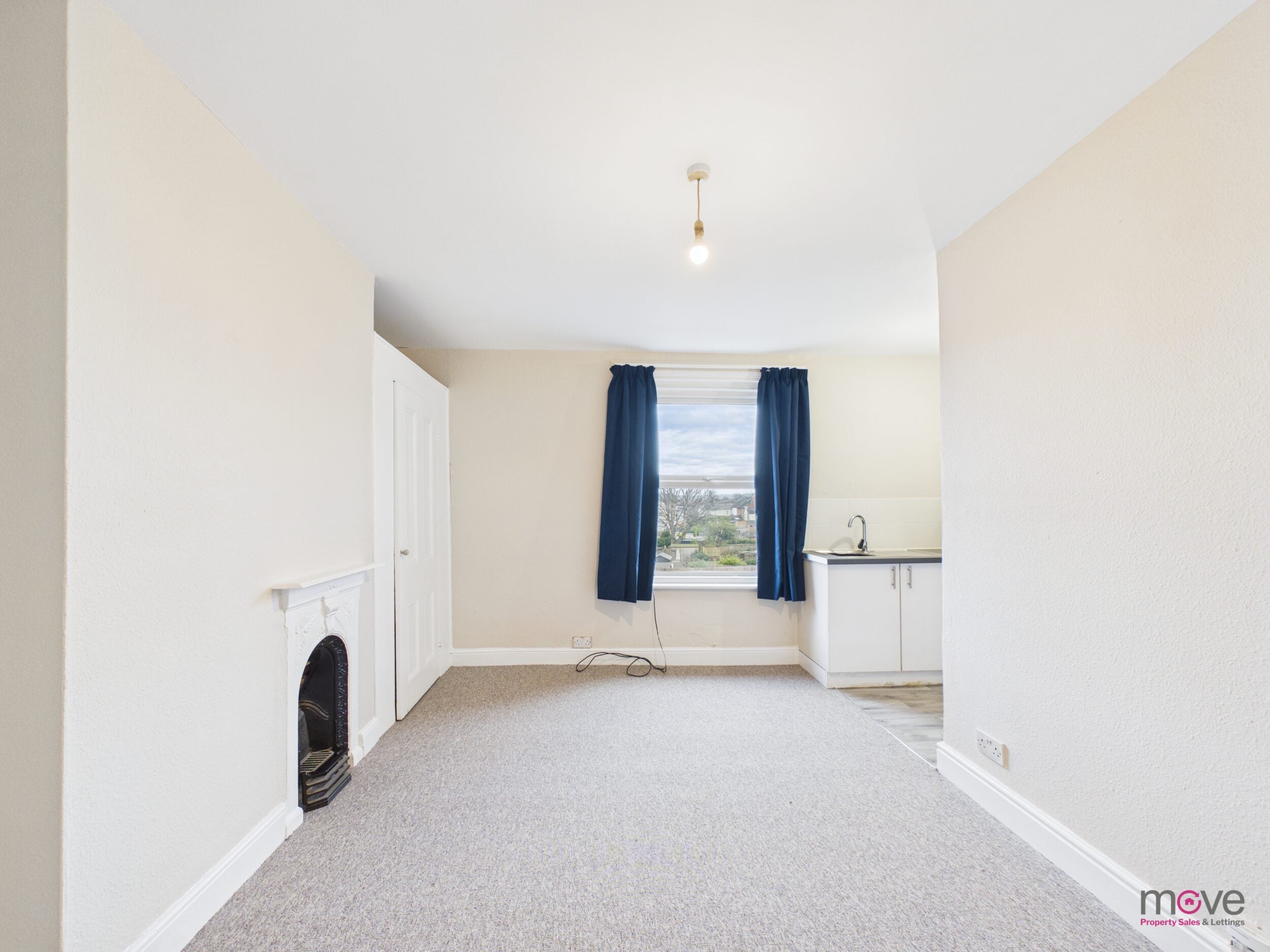 Flat Bath Road in Cheltenham