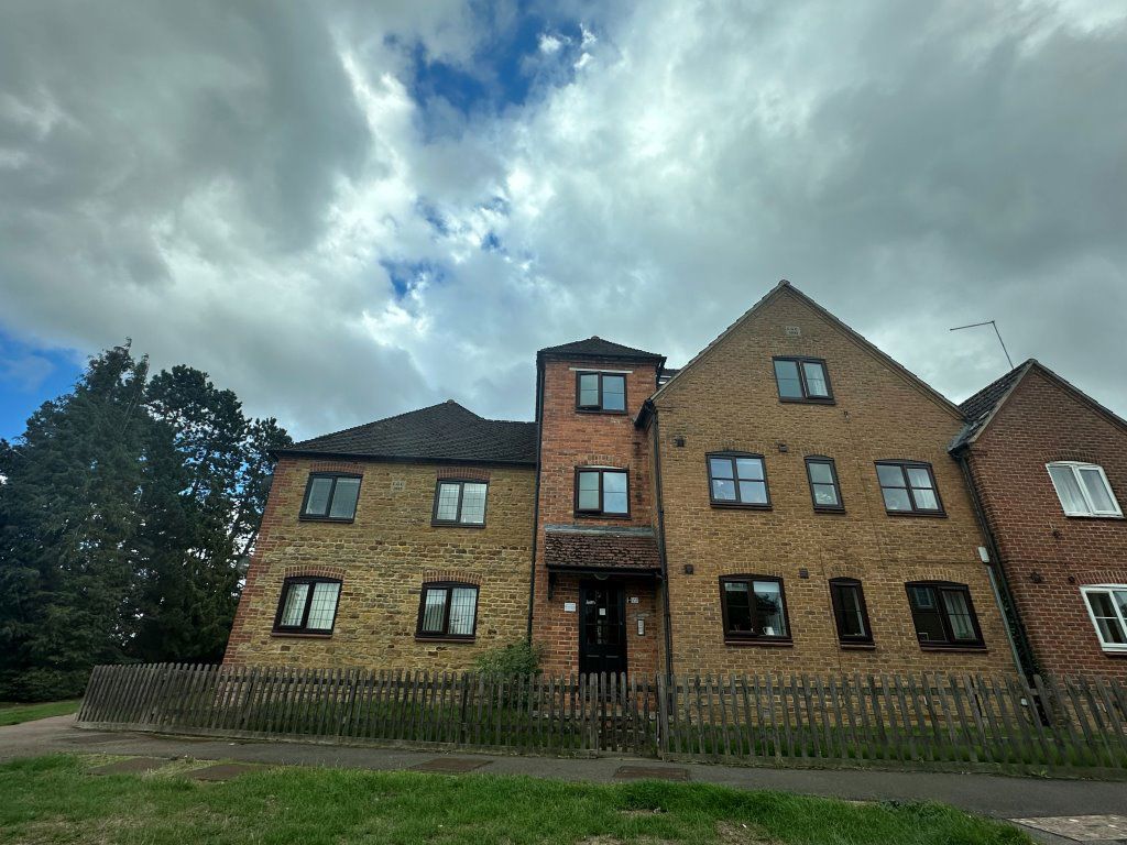 Flat Lunchfield Lane in Moulton