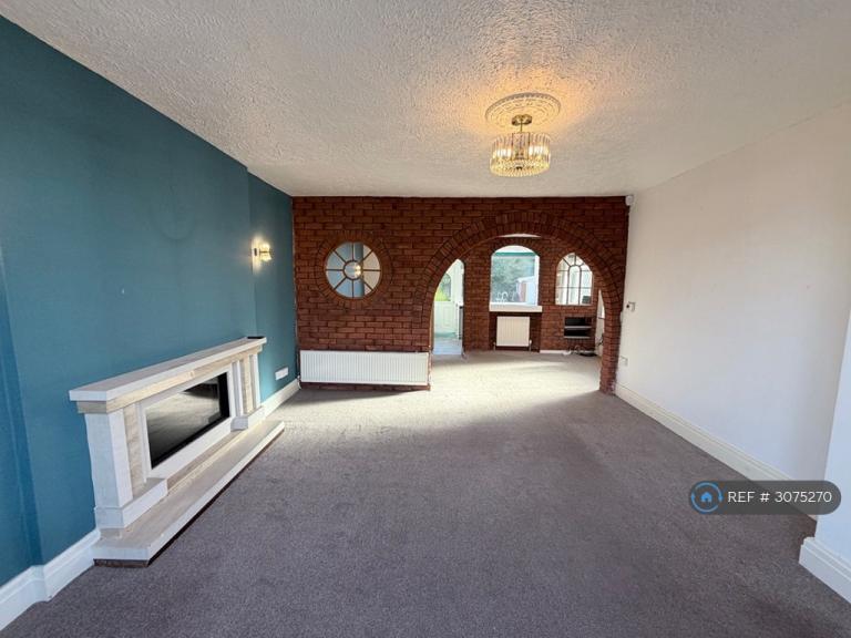 House Waverley Crescent in Tameside