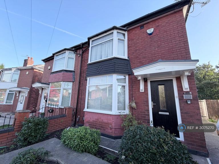 House Waverley Crescent in Tameside