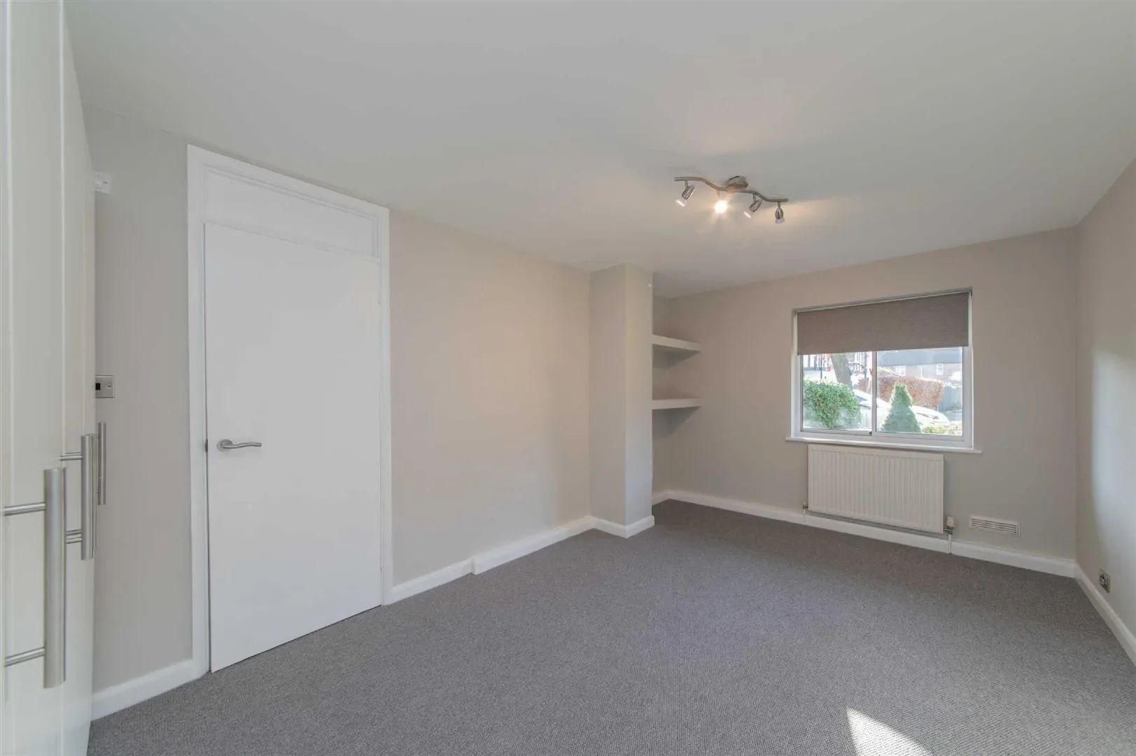 Flat North Crescent in Greater London