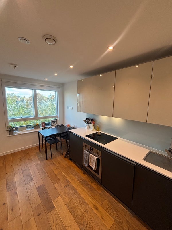 Room Prospect Row in Greater London
