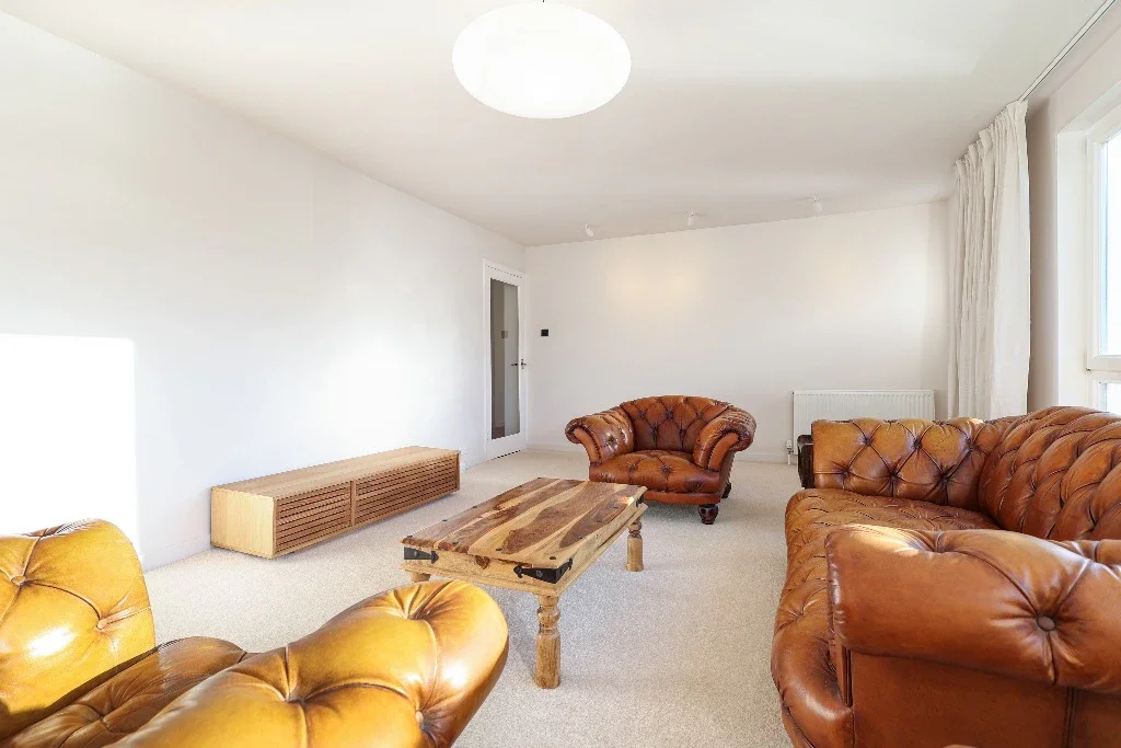 Flat Buchanan Drive in Newton Mearns