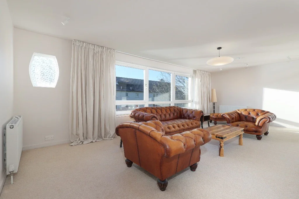 Flat Buchanan Drive in Newton Mearns