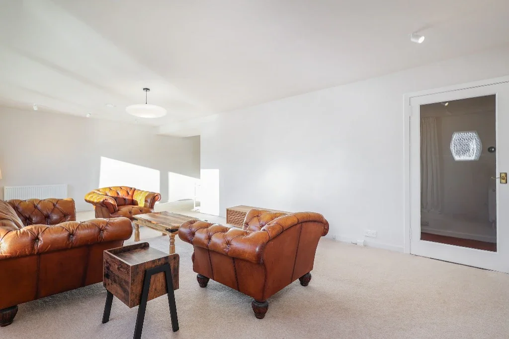 Flat Buchanan Drive in Newton Mearns