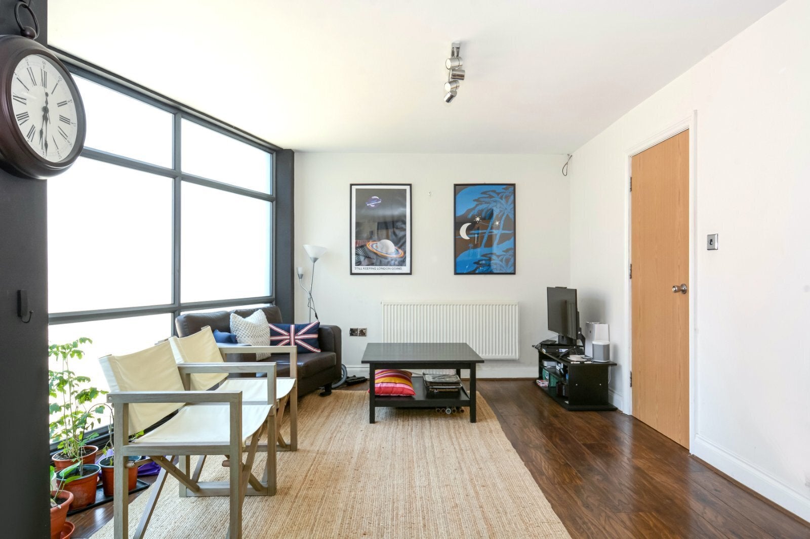 Flat Gunthorpe Street in Greater London