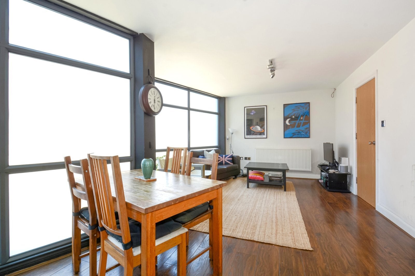 Flat Gunthorpe Street in Greater London