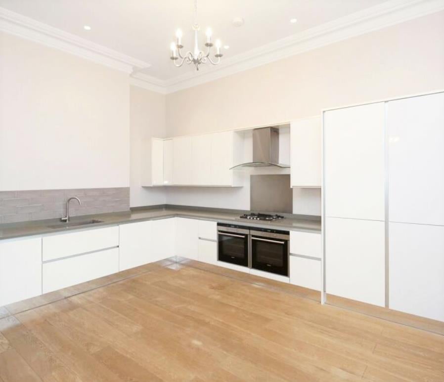 Flat The Ridgeway in Greater London