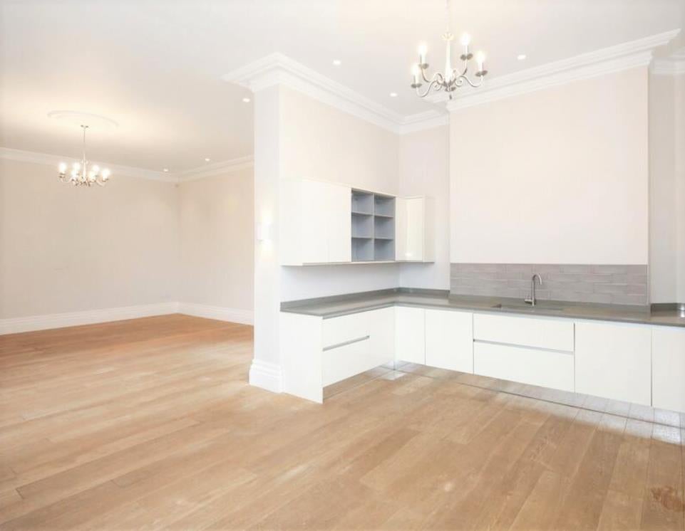 Flat The Ridgeway in Greater London
