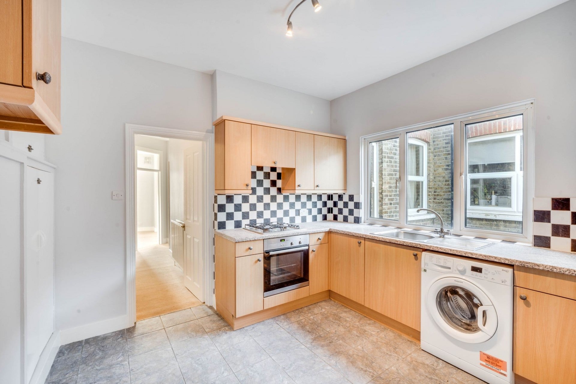 Flat Blandford Road in Greater London