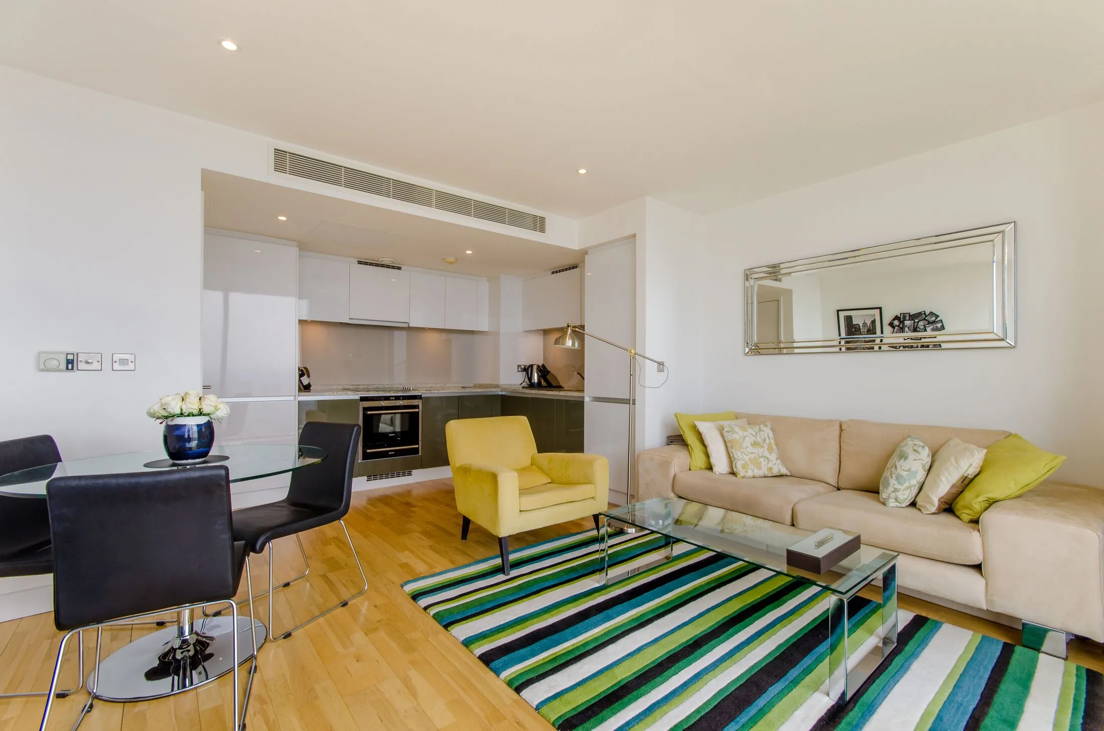 Flat Manilla Street in Greater London