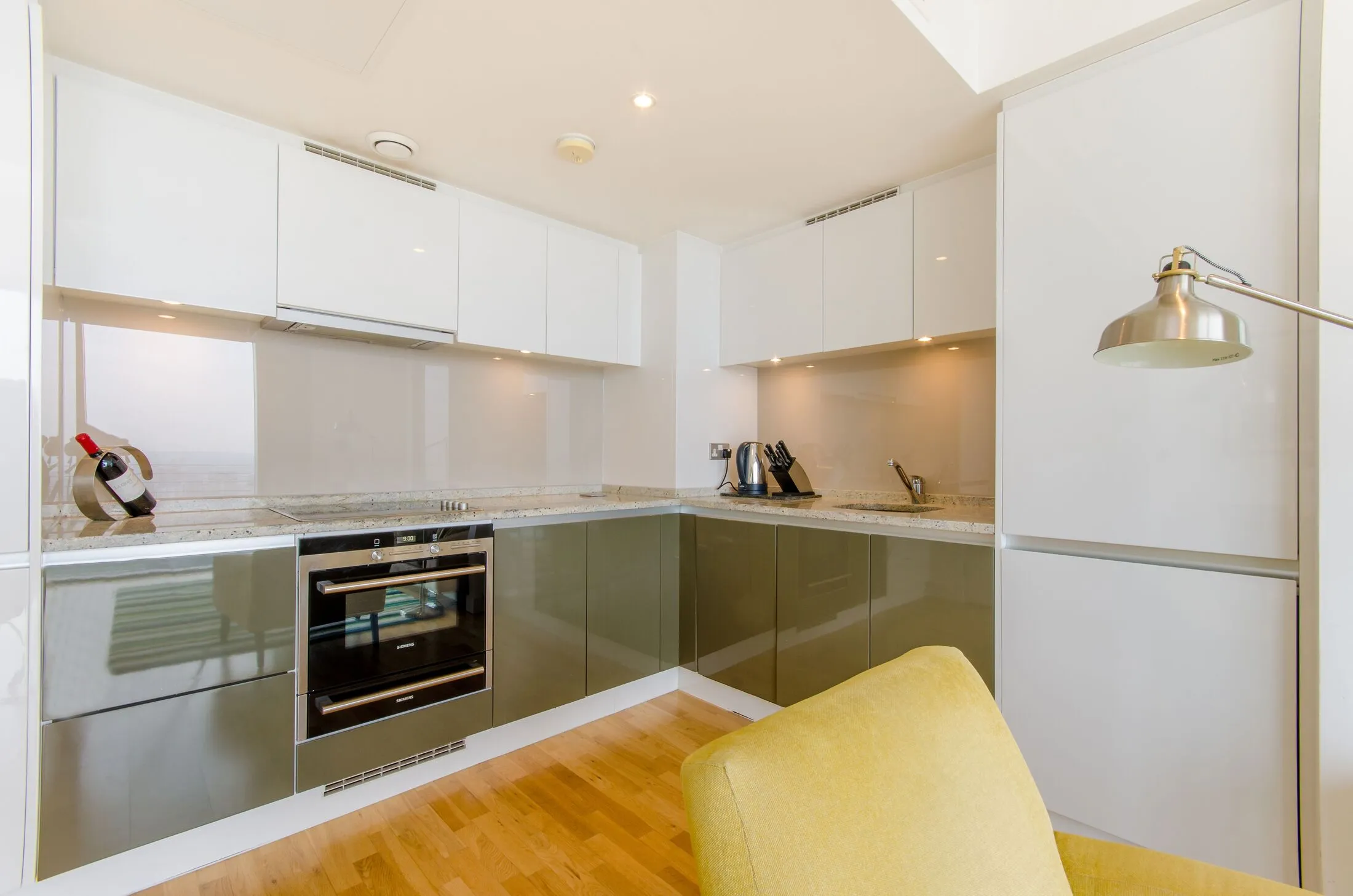 Flat Manilla Street in Greater London