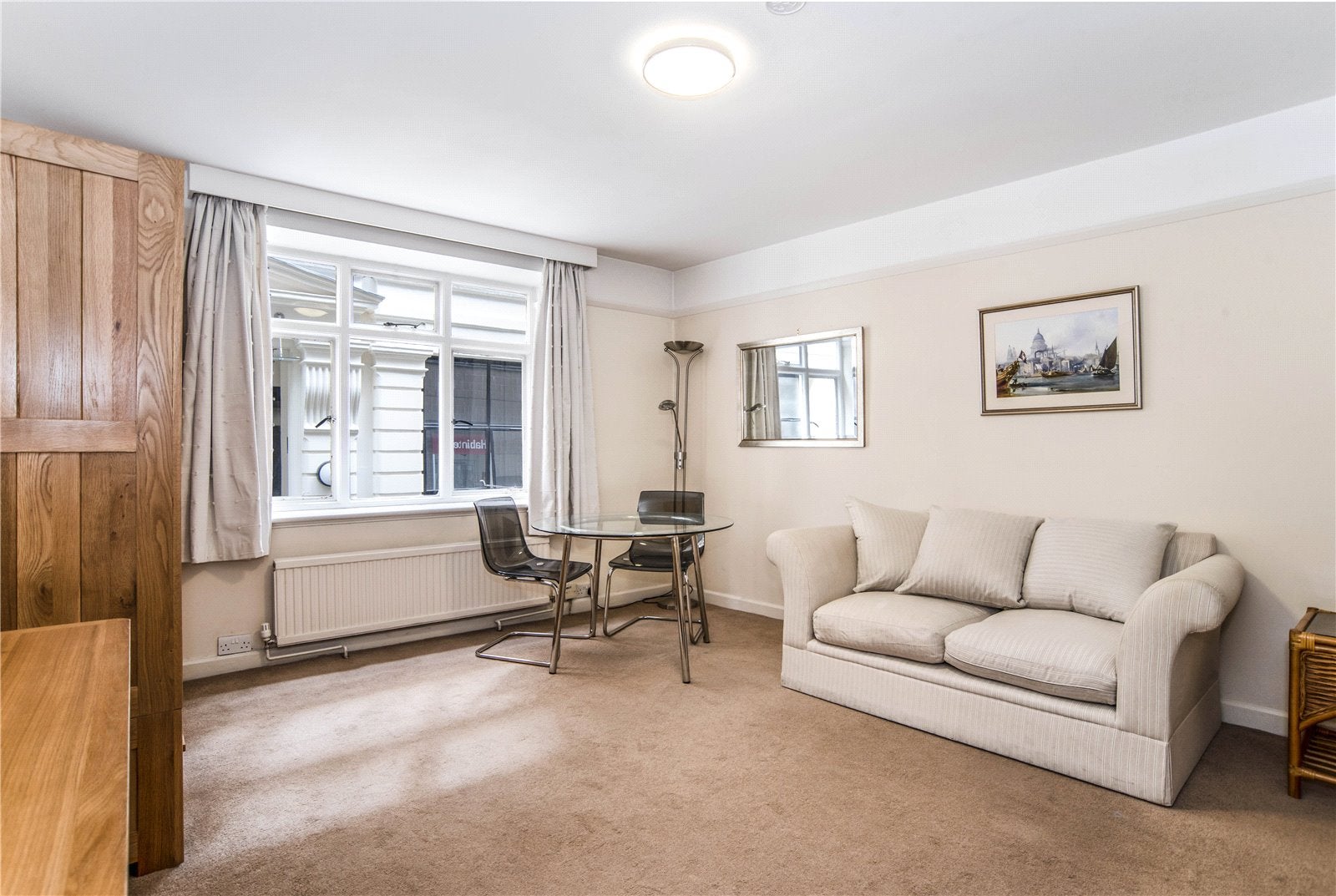 Flat Fetter Lane in City of London