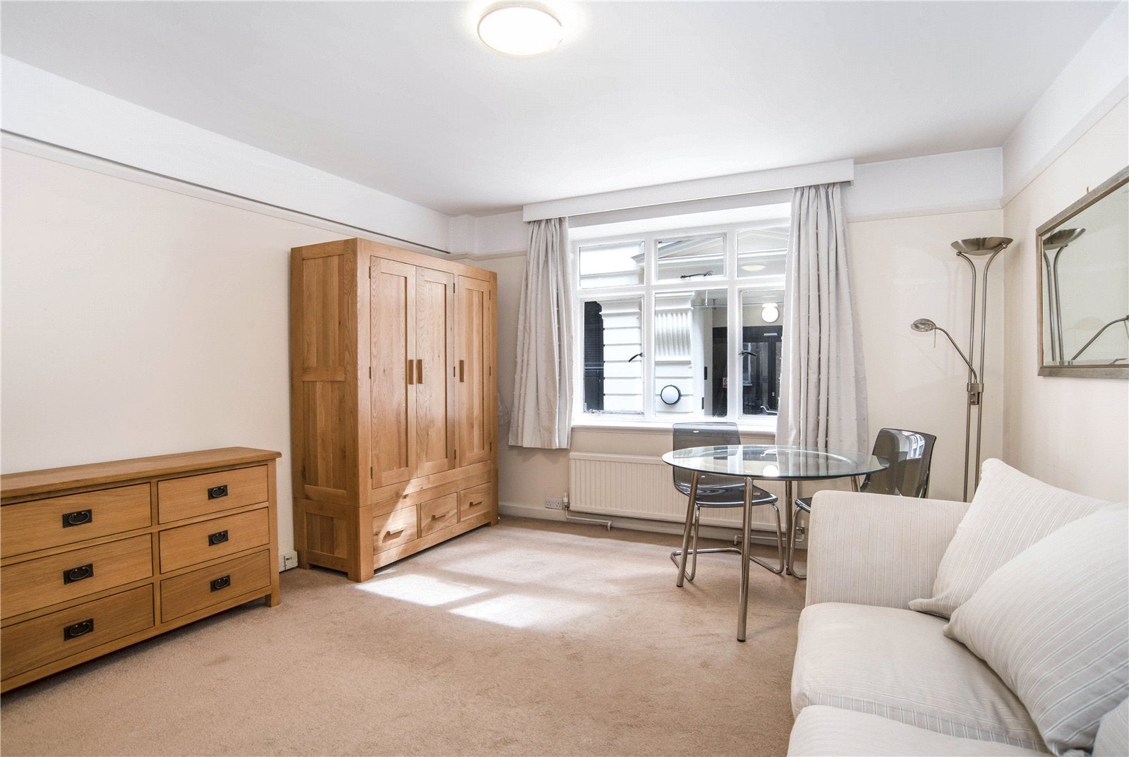 Flat Fetter Lane in City of London