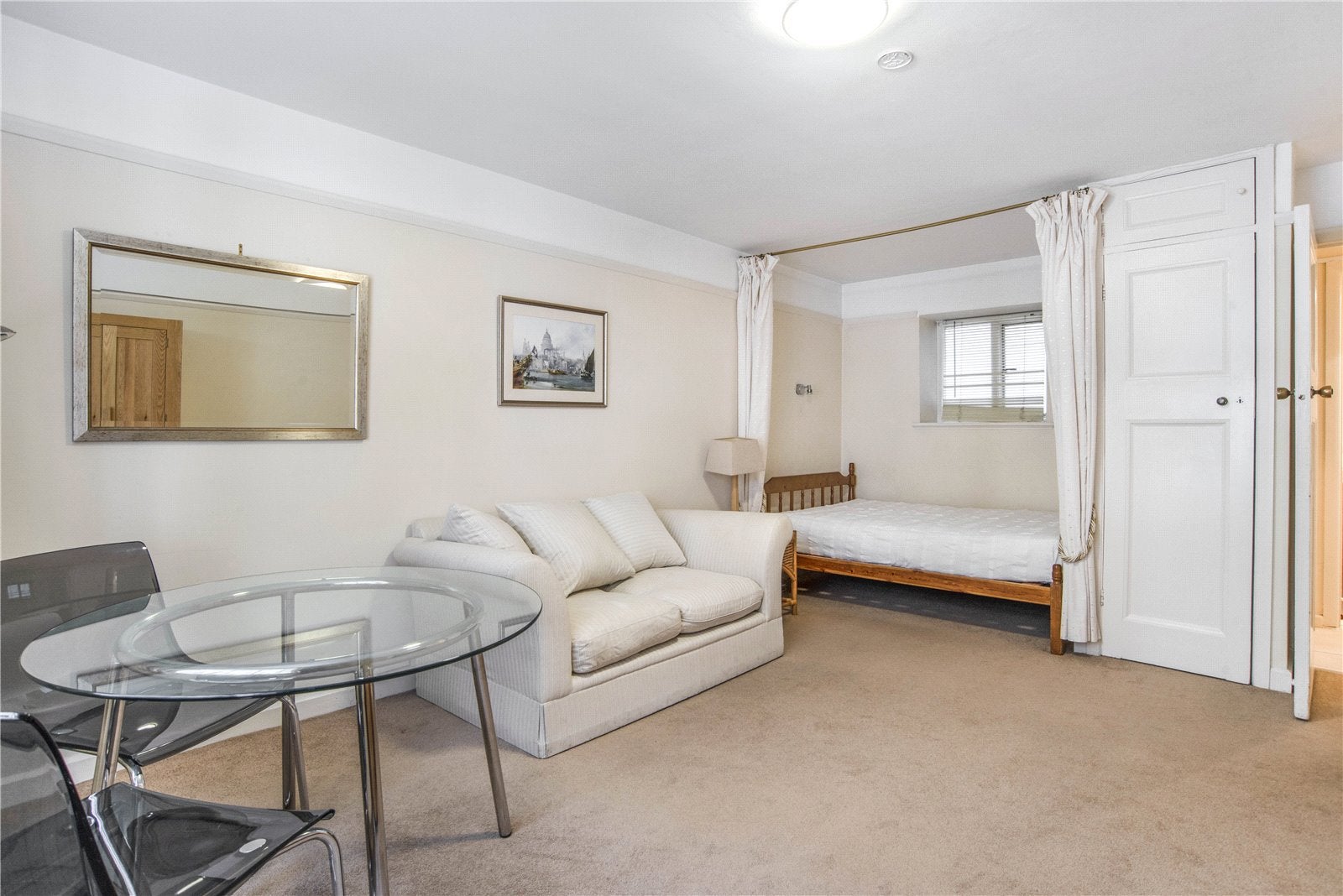 Flat Fetter Lane in City of London