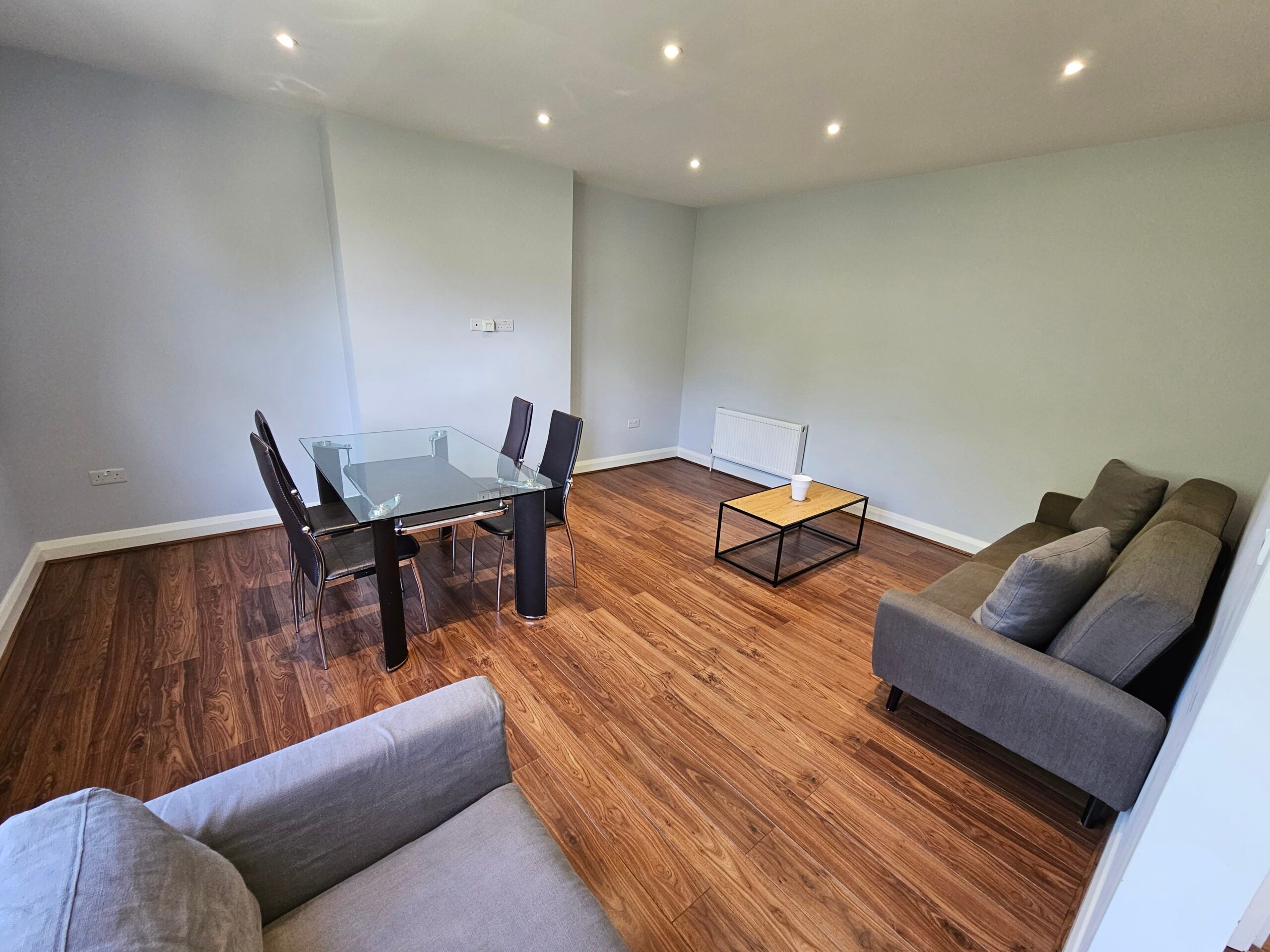 Flat Maresfield Gardens in Greater London