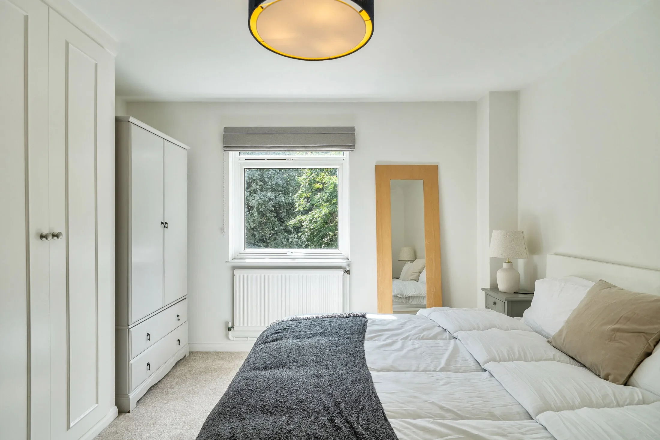 Flat Elm Park Gardens in Greater London