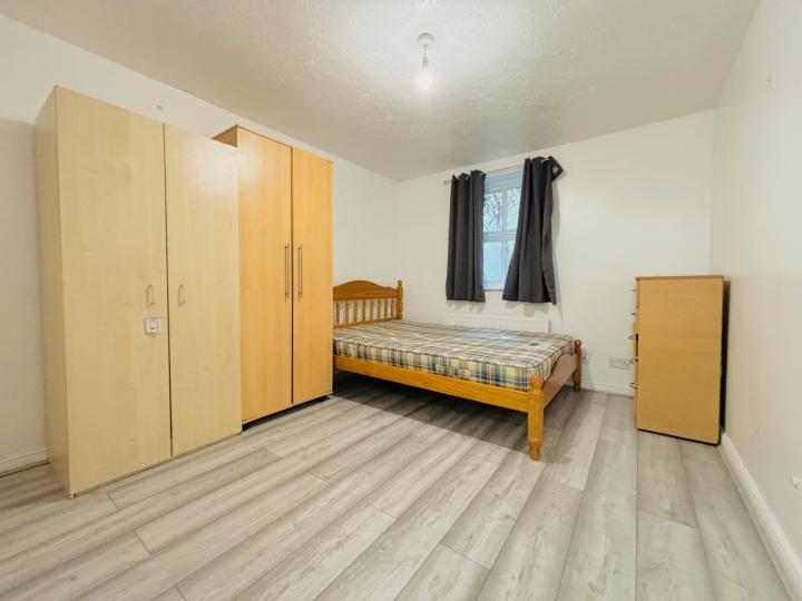 Flat Collier Close in Greater London