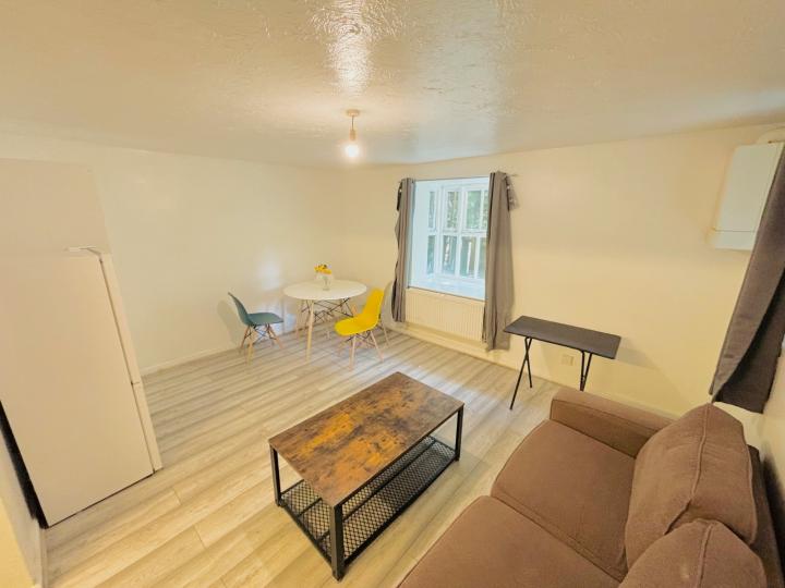 Flat Collier Close in Greater London