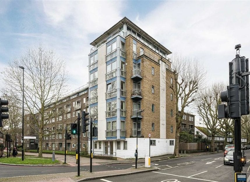 Flat Jamaica Road in Greater London
