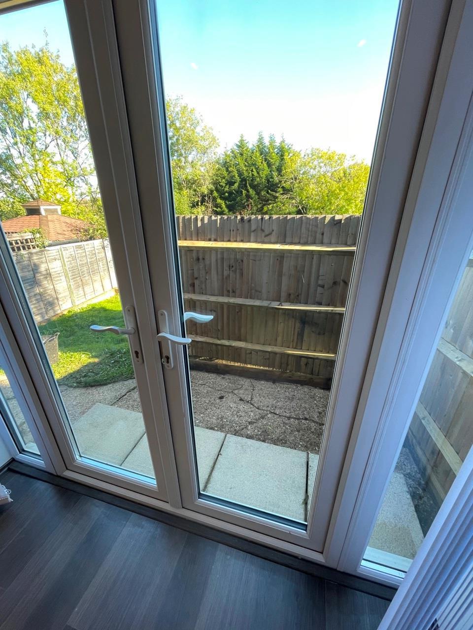Flat Deeds Grove in High Wycombe