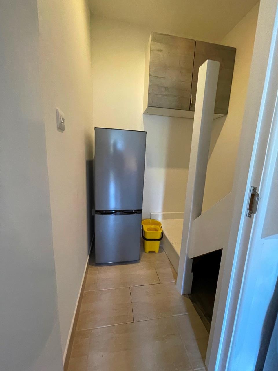 Flat Deeds Grove in High Wycombe