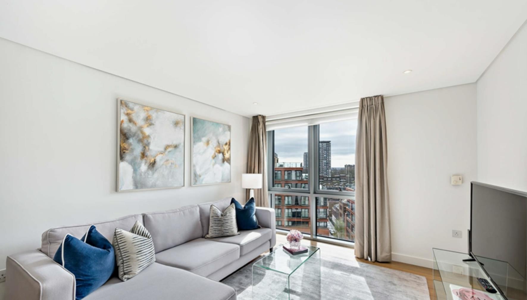 Flat Merchant Square in London