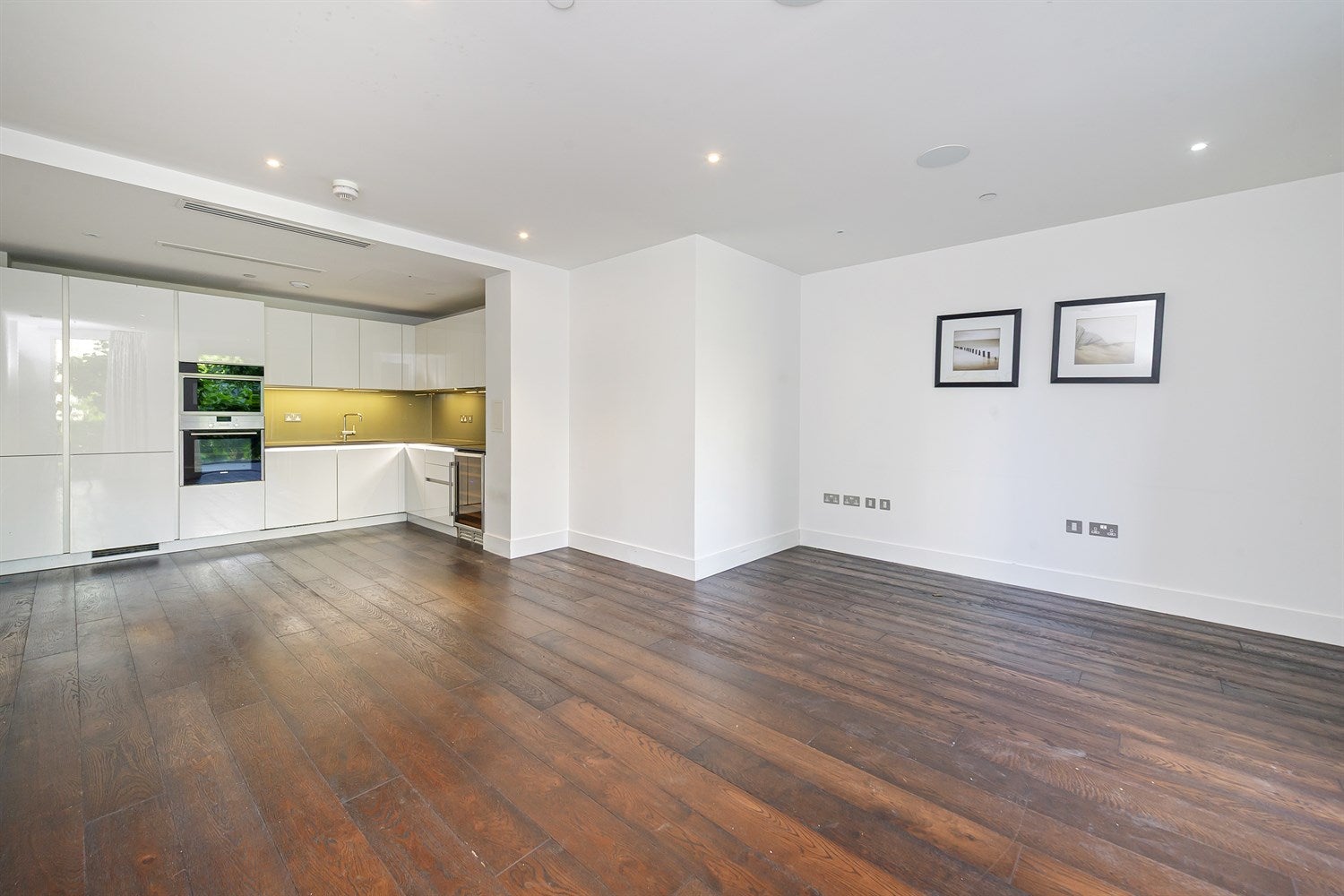 Flat Wyfold Road in London