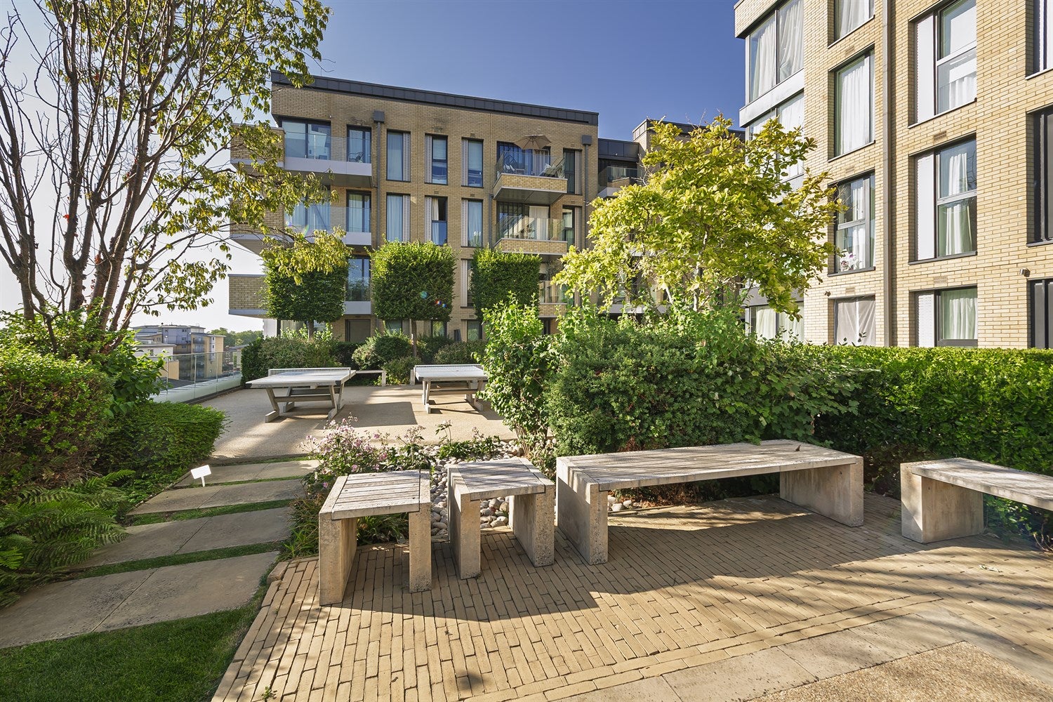 Flat Wyfold Road in London