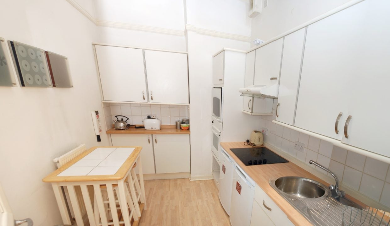 Room Fosse Road South in Leicester
