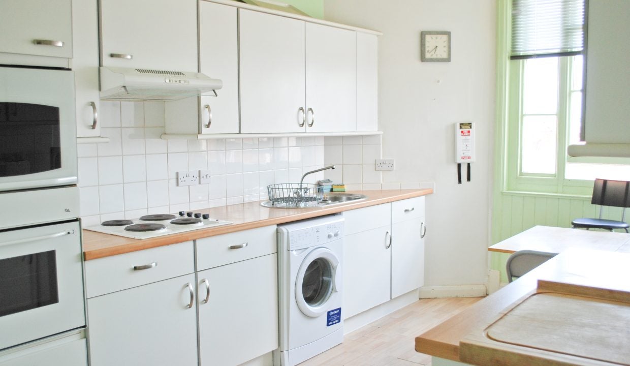 Room Fosse Road South in Leicester