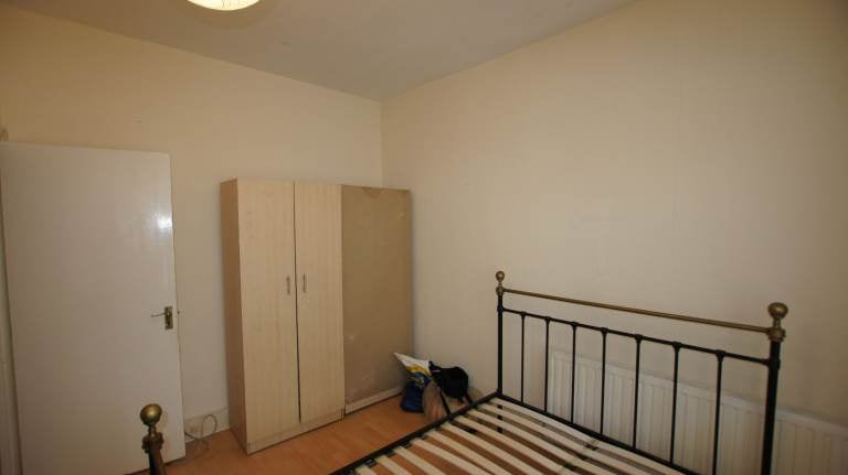 Flat Credon Road in Greater London