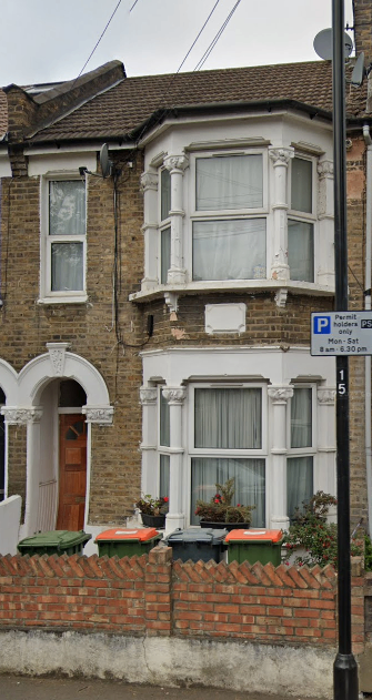Flat Credon Road in Greater London