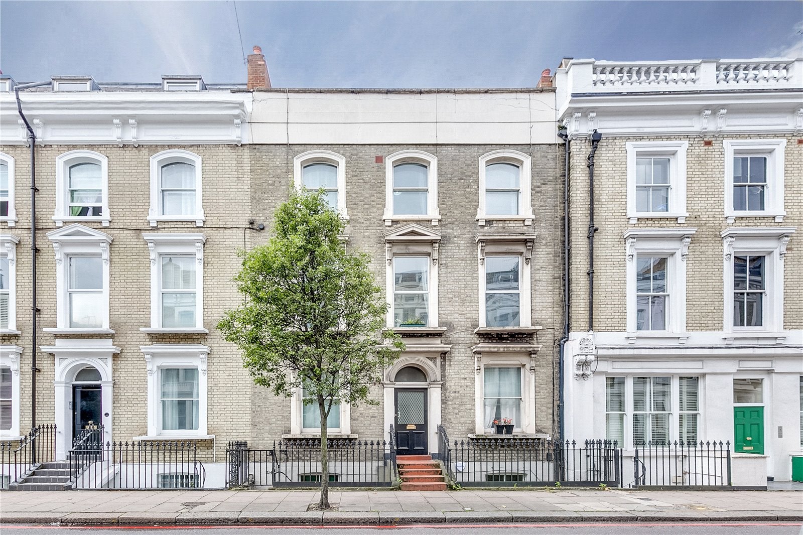 Flat Finborough Road in Greater London