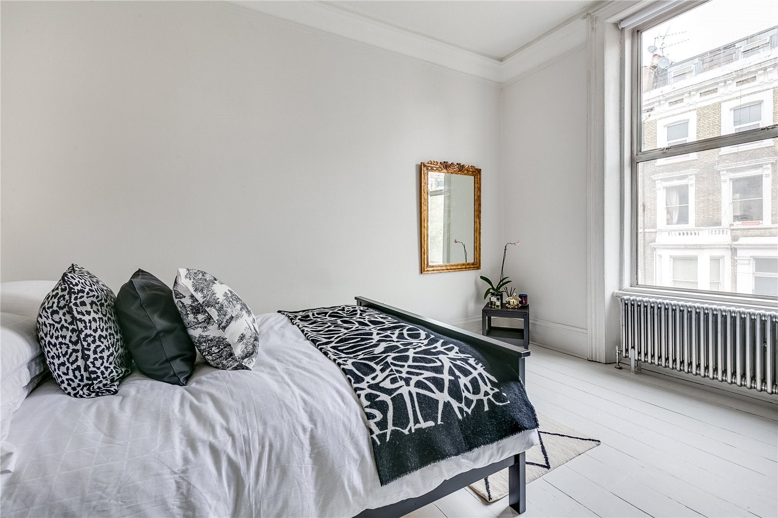 Flat Finborough Road in Greater London