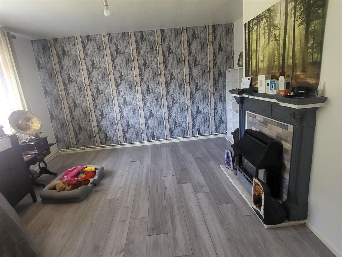 Flat Leasowe Road in Sandwell