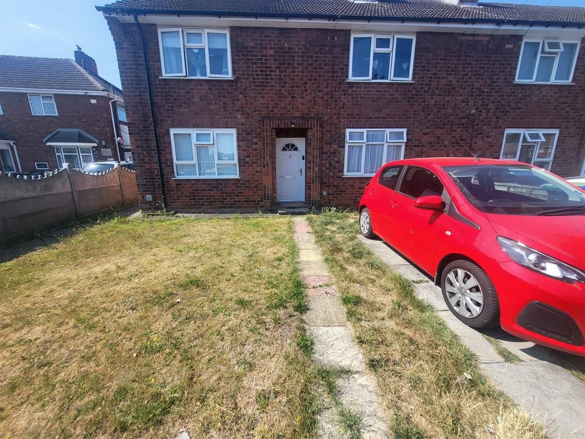 Flat Leasowe Road in Sandwell