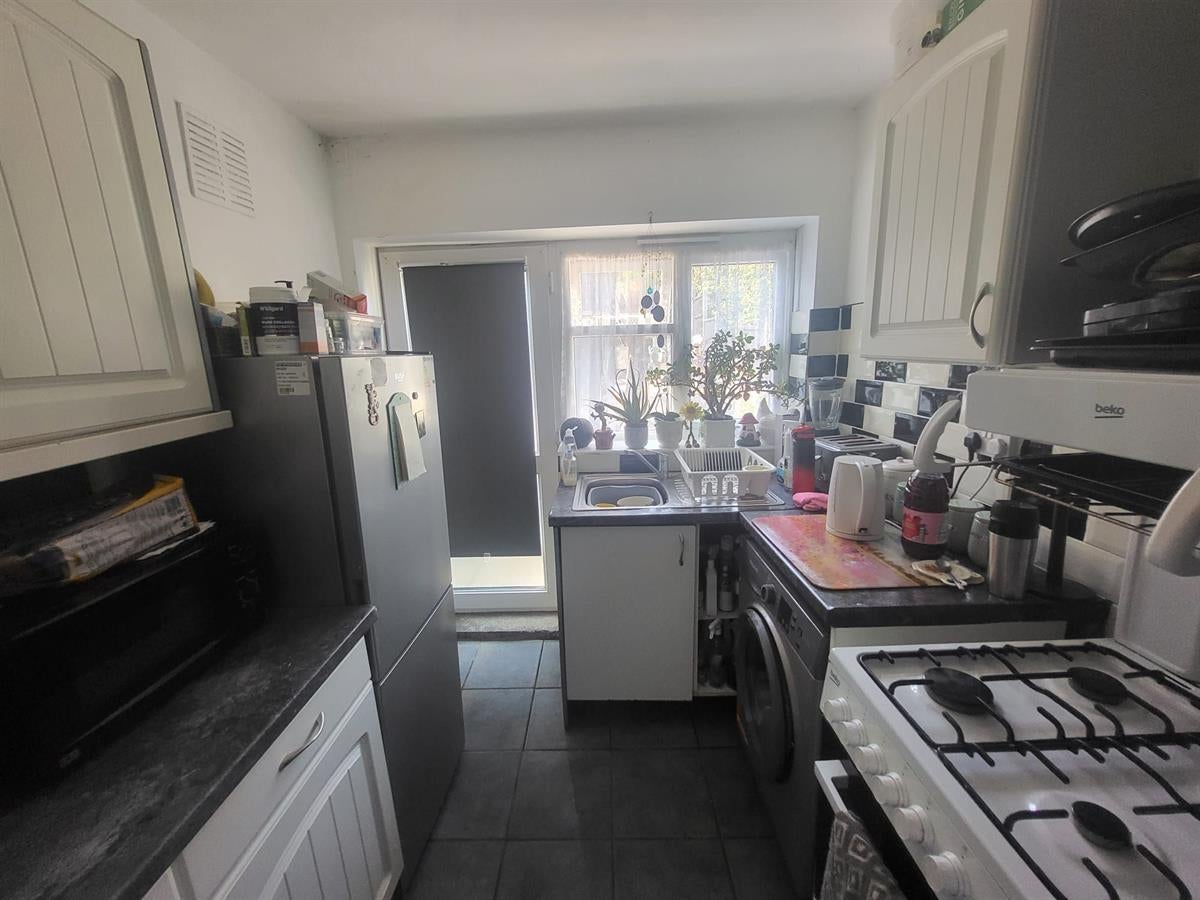 Flat Leasowe Road in Sandwell