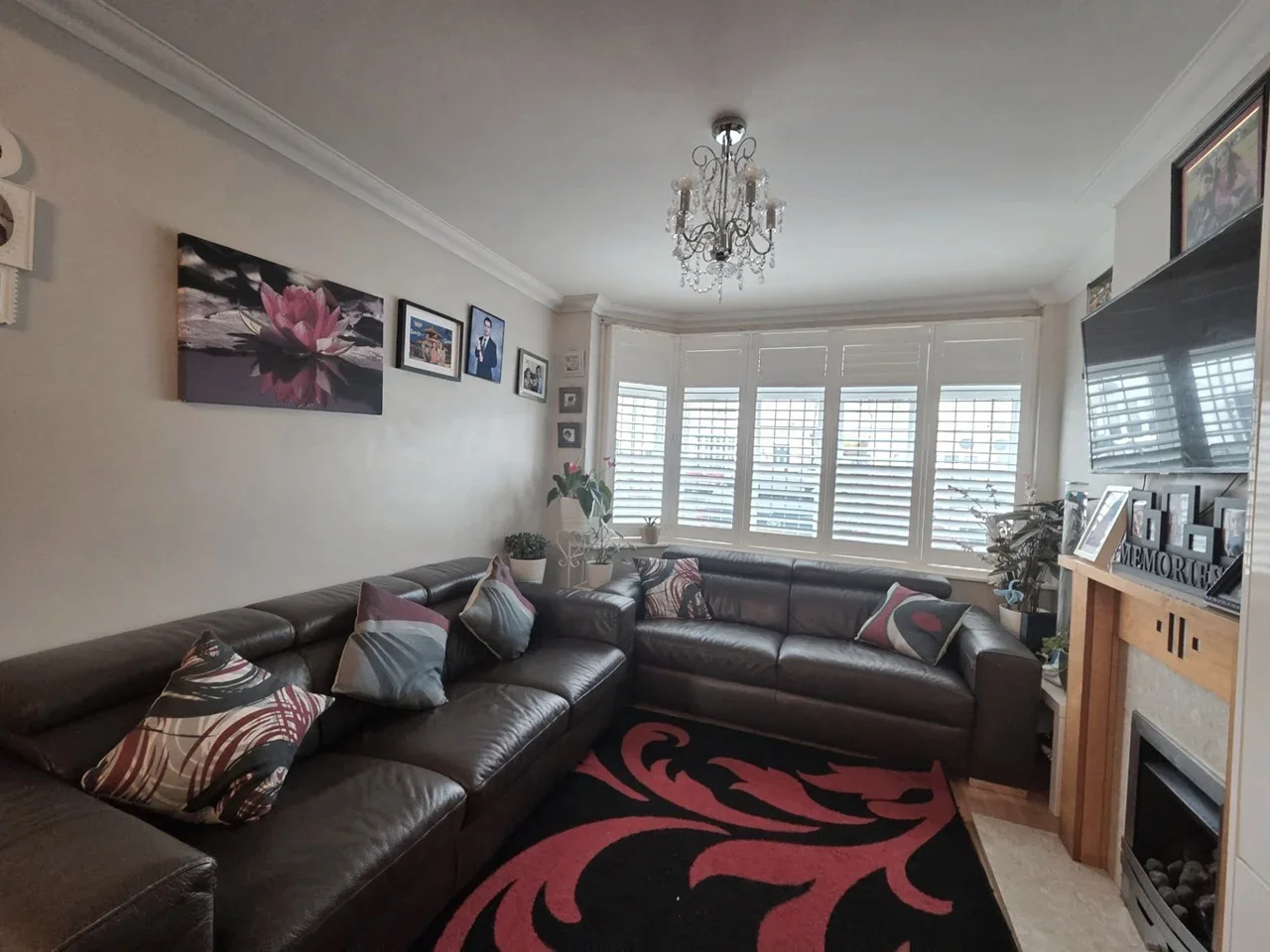 House Ingleton Avenue in Greater London