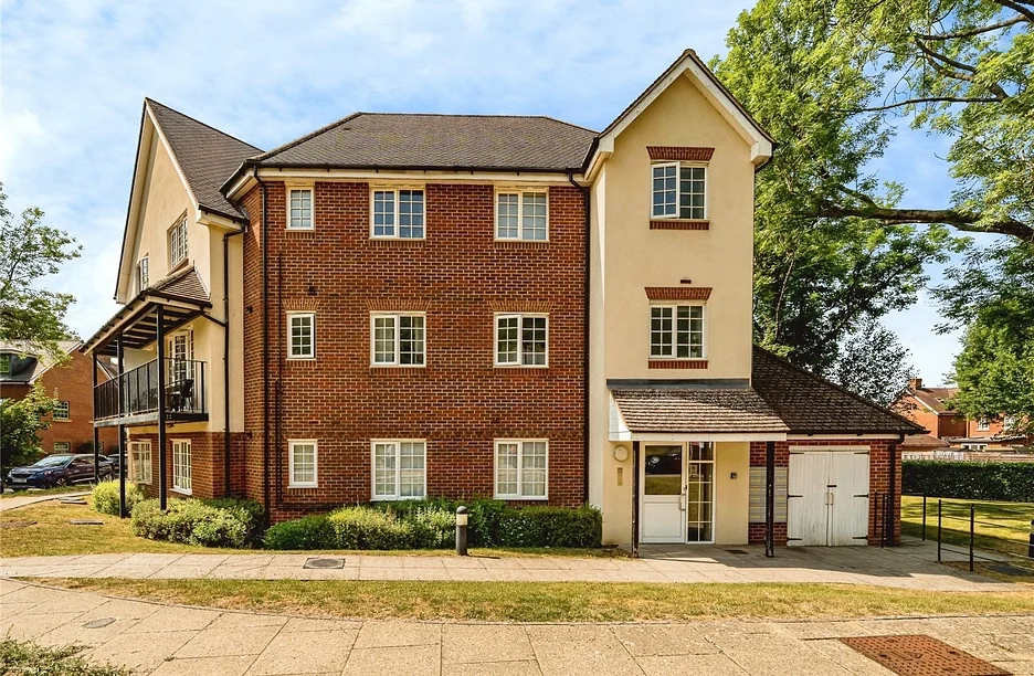Flat Scarlett Avenue in Wendover