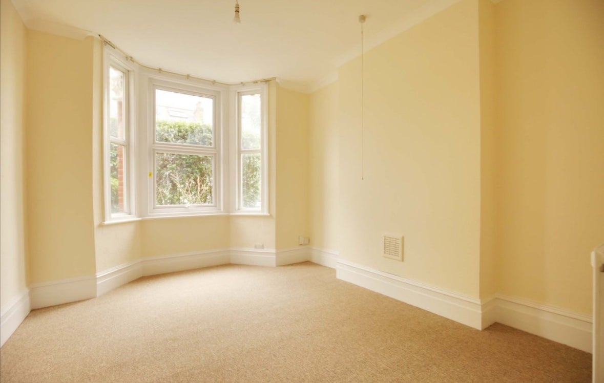 Flat Beaconsfield Road in Greater London